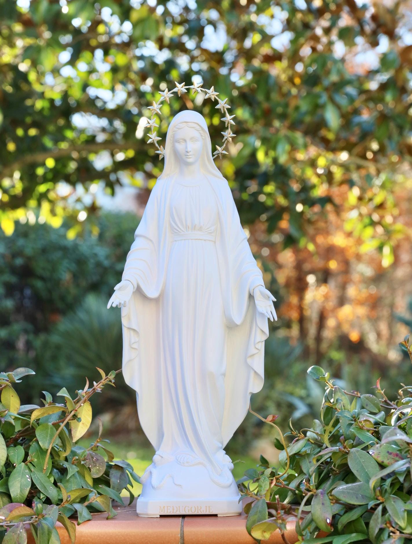 聖母マリアの恵みの像：20インチの大理石粉末、屋外用聖母マリア像