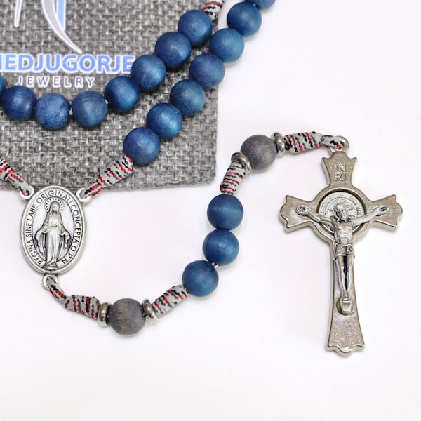 Navy blue Paracord rosary, acacia wood rosary, sturdy rosary, catholic rosary for man, rugged rosary with St Benedict and Miraculous Medal