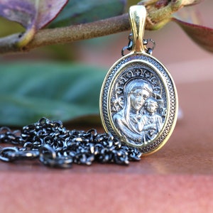 Médaille de la Vierge à l'Enfant Jésus, médaille icône de style byzantin, argent sterling plaqué or, pendentif pour femme, médaille mitre de dieu de style baroque