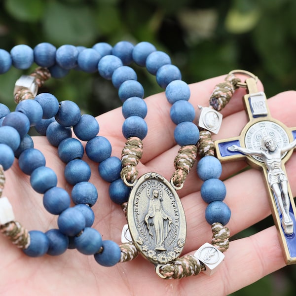 Paracord rosary for man, navy blue rosary beads, large catholic rosary, rosary with st Benedict crucifix and Miraculous Medal, gift for man