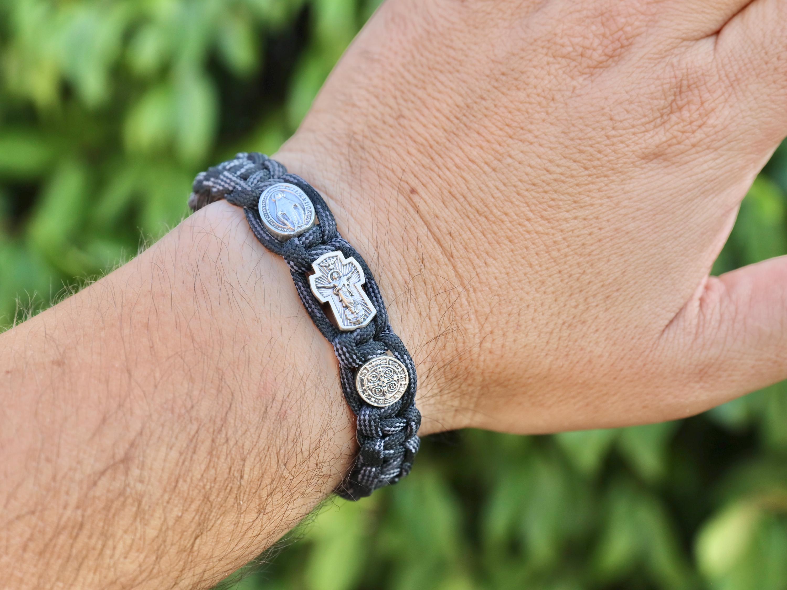 Men's Paracord Bracelet: Miraculous Medal, Risen Christ, St