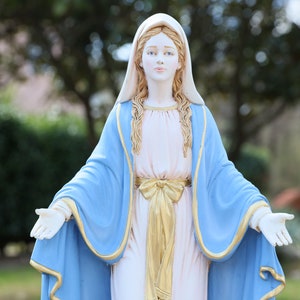Our Lady of Grace Statue: Marble Powder Virgin Mary with Miraculous Medal (40 cm)