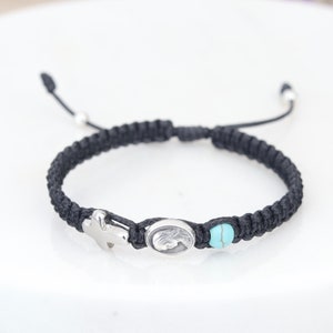Handgemachtes Makramee Armband: Kreuz, Jungfrau Maria Medaille, Edelsteinakzent