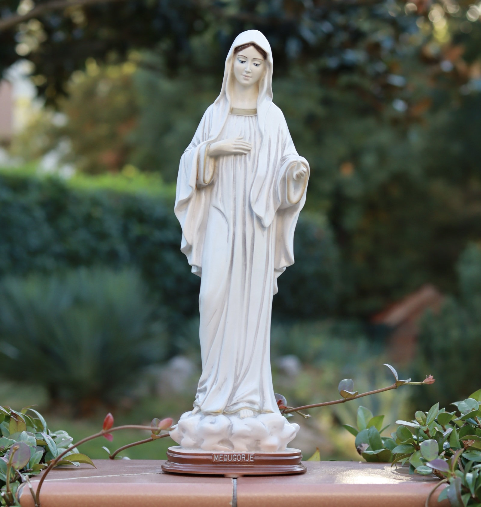 マリア像 木彫り 20センチ イタリア製 （メジュゴリエ） マリア像 置物