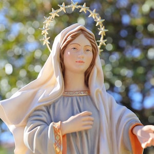 Medjugorje statue, Queen of Peace wood statue, handmade statue of Virgin Mary, Our Lady of Medjugorje 18 inch statue, Val Gardena statue