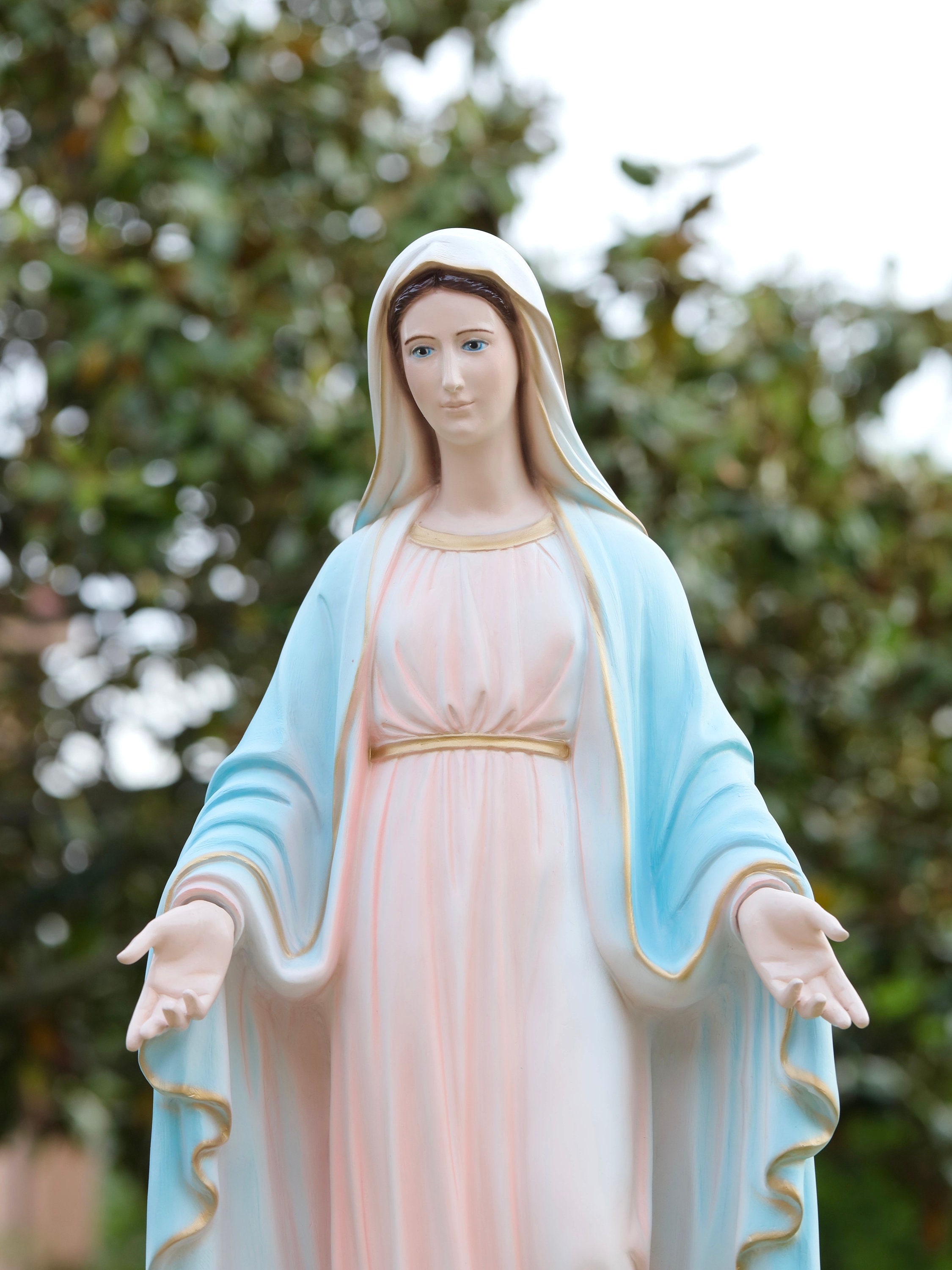 聖母マリア像 43インチの聖母マリアの恵みの像：屋外の聖母マリア、無原罪懐胎