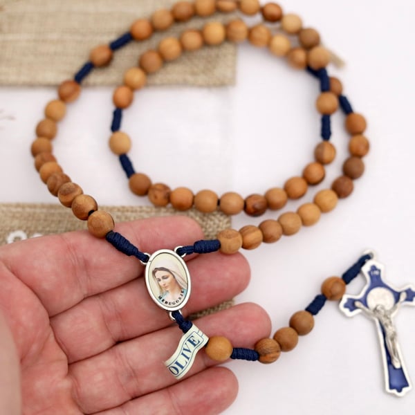 Olivenholz handgemachte Medjugorje Rosenkranz Perlen| Heiliger Benedikt Rosenkranz mit Olivenholzperlen | Blaue Emaille Saint Benedikt Kreuz Rosenkranz