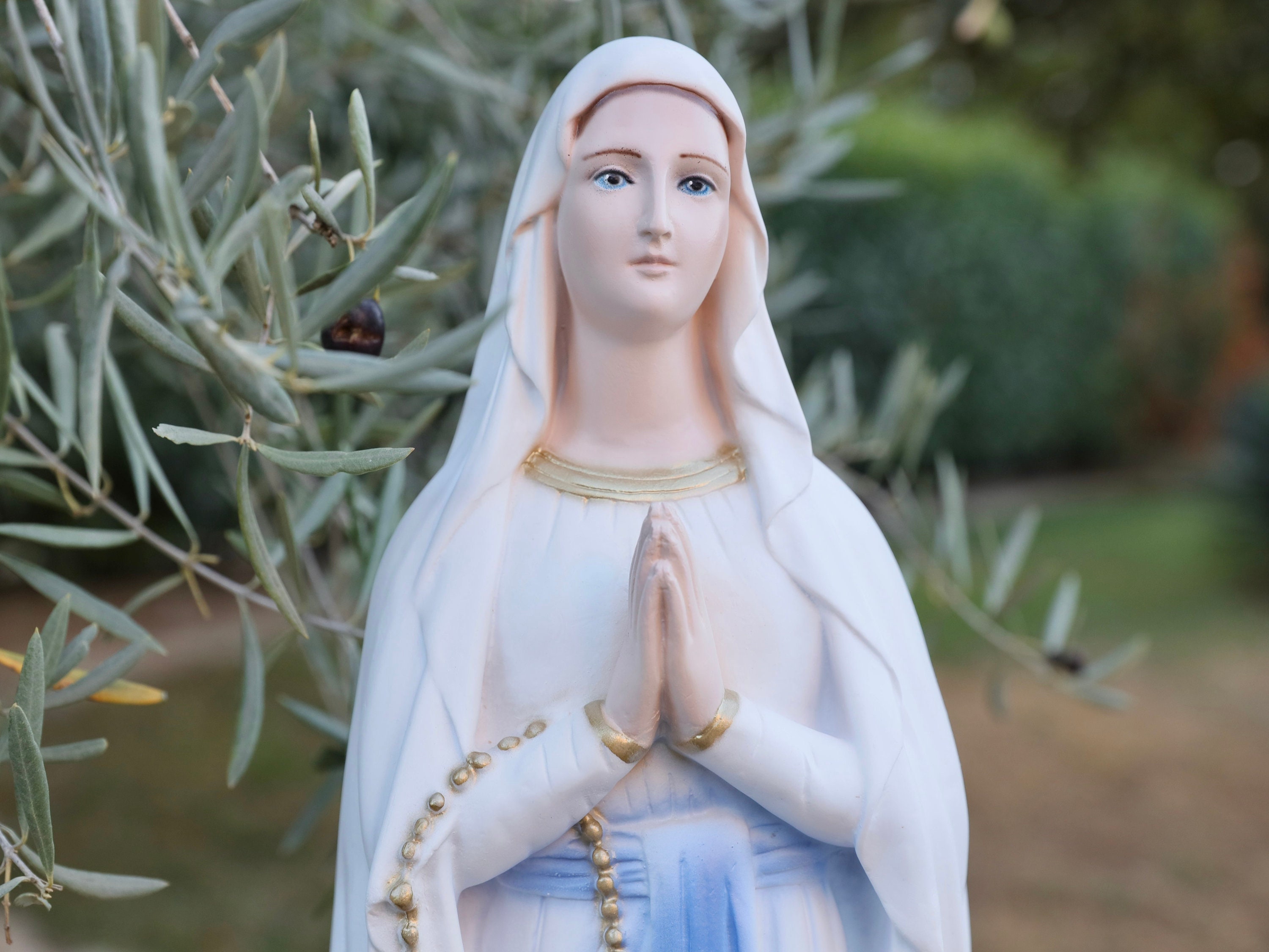 ルルドの聖母像：25インチの大理石パウダー製ルネッサンスガーデン