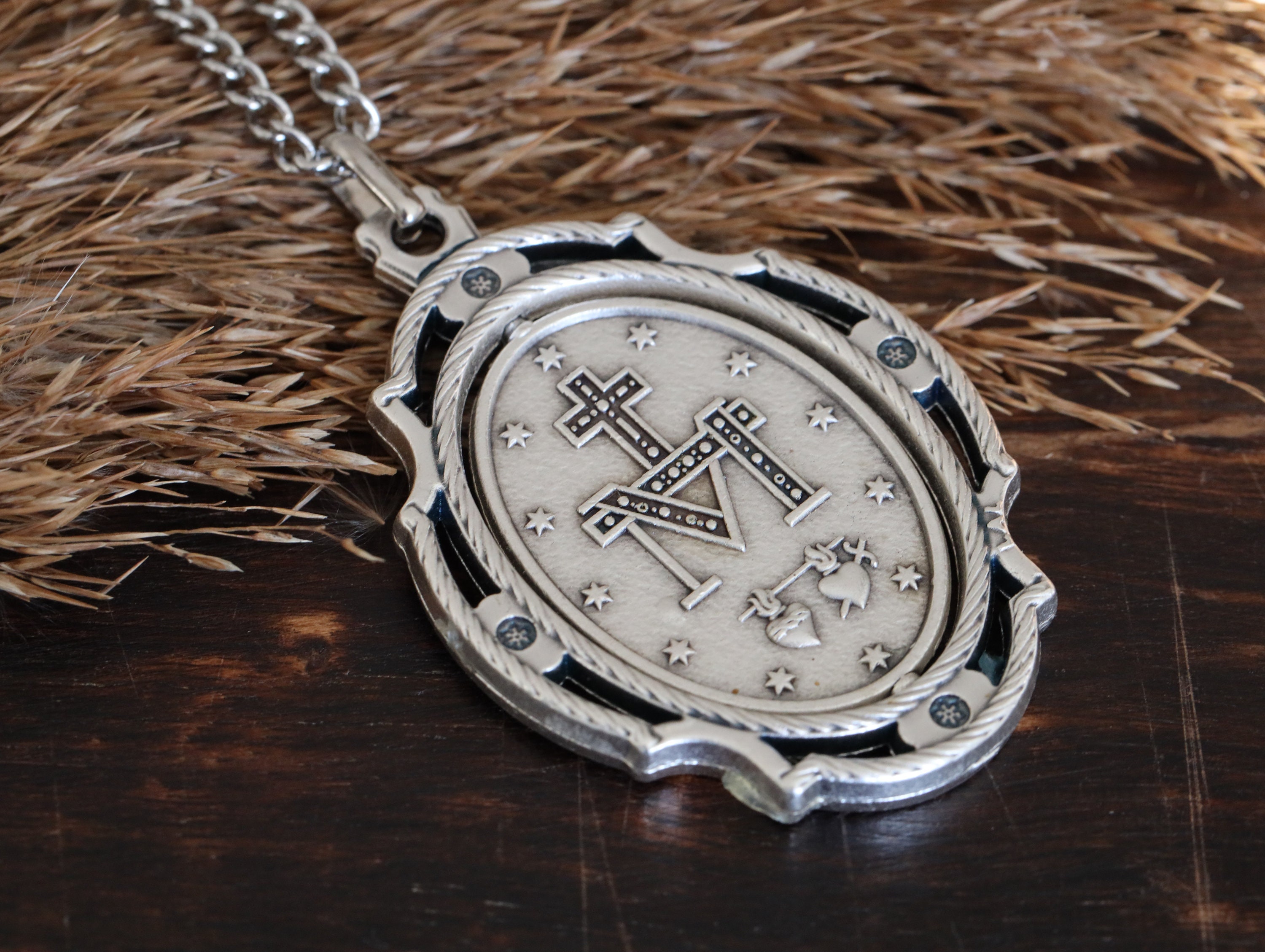 Medaglia Miracolosa Argentata Smalto Blu Trasparente Con Spilla | Vendita Online Su