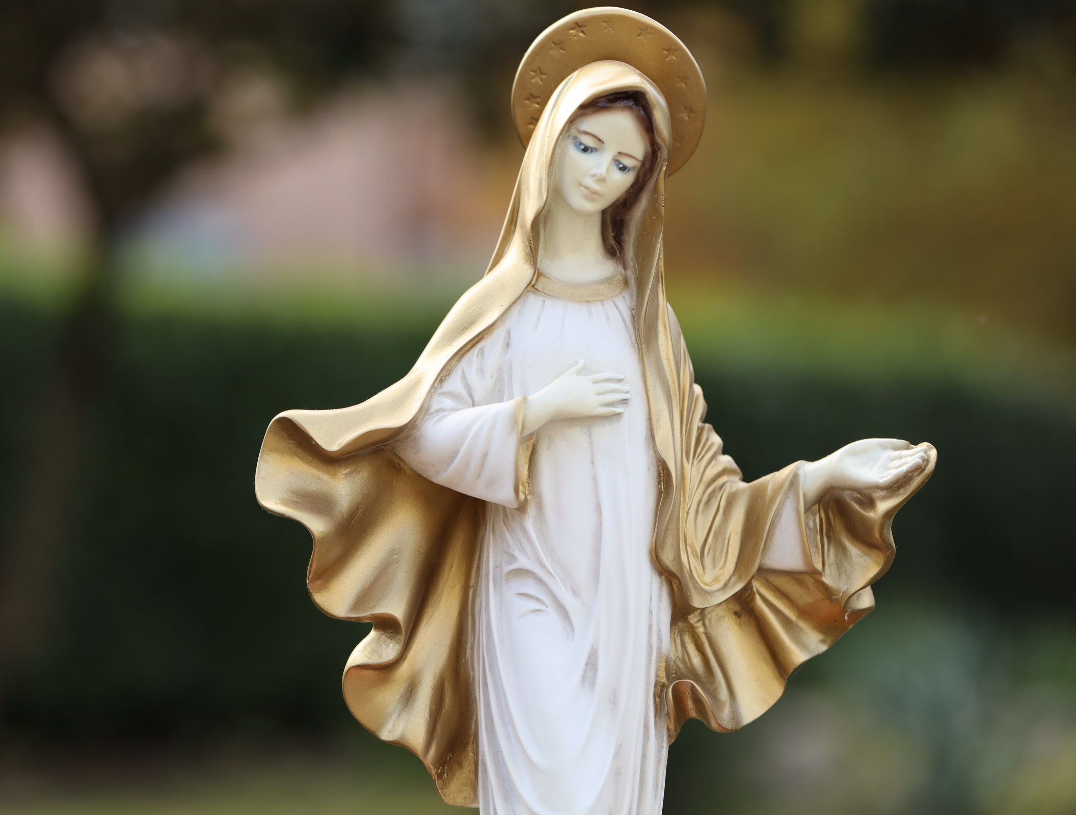 Queen of Peace Statue Virgin Mary Sculpture Holiday Statue Etsy