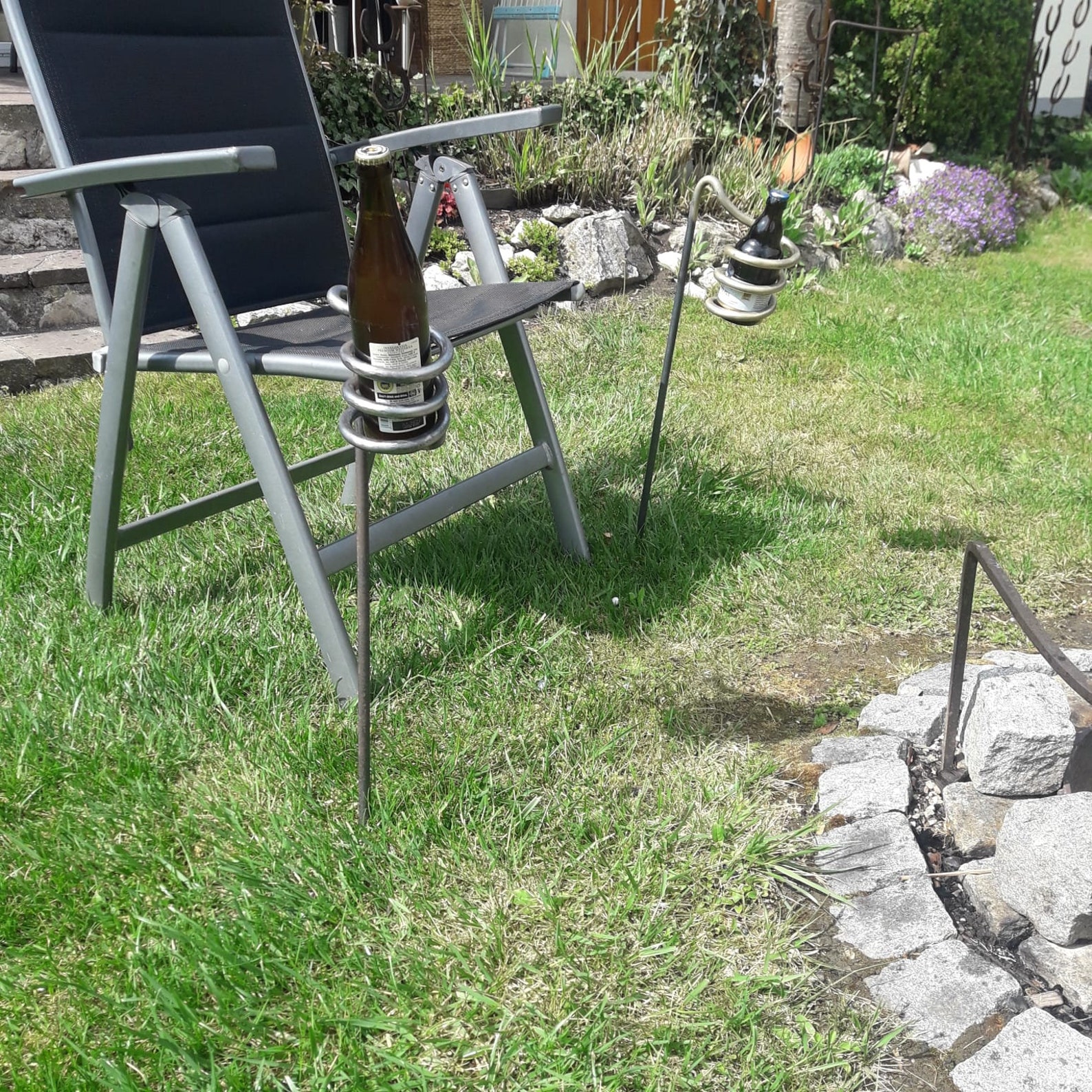 Bierflaschenhalter handgeschmiedet/ ideales Mitbringsel Gartenparty