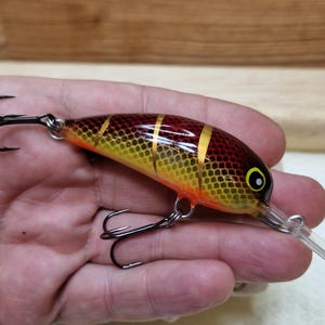 63mm Sinking Deep Diving Crankbait – 16g Aggressive Action Lure for Predatory Fish