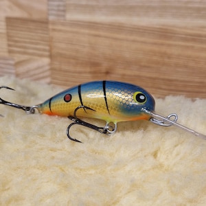 63mm Sinking Deep Diving Crankbait – 16g Aggressive Action Lure for Predatory Fish