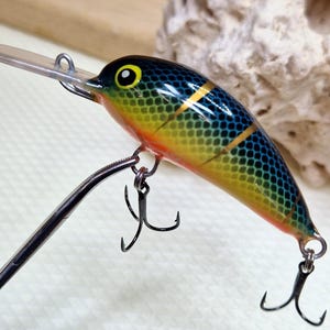 63mm Sinking Deep Diving Crankbait – 16g Aggressive Action Lure for Predatory Fish