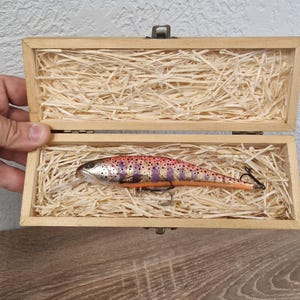Handmade Fishing Lure in Wooden Gift Box: Predator Fish (140mm)