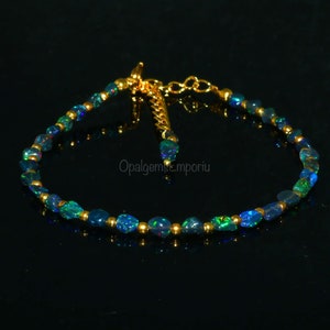 Bracciale con perline di opale nero etiope naturale da 7 pollici, braccialetto di opale di fuoco, pietra di opale levigata, braccialetto di opale nero, gioielli di opale, regalo per lei