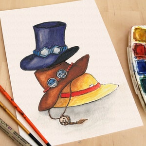 Puede incluir: Una pintura de acuarela de tres sombreros apilados uno encima del otro. El sombrero de arriba es azul con una banda blanca y tres círculos blancos. El sombrero del medio es marrón con una banda blanca y dos círculos blancos. El sombrero de abajo es amarillo con una banda roja.