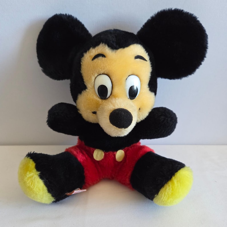 Peluche vintage de Mickey Mouse de Disney, marca R Dakin & Co., de 8 pulgadas, juguete de peluche coreano. imagen 1