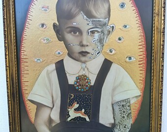 Surrealistische portretkunst gemengde techniek – Gotisch kindcollageschilderij – Outsiderkunst – Dark Fantasy-muurkunst – FREAK BOX JOHNNY - Oscar 2017