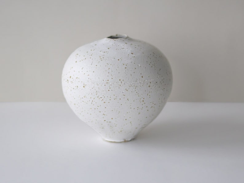 Small Nordic Handmade Vase,White Ceramic Bud Vase,Speckled Minimalist Vase,Unique Mini Vase, Ceramic Flower Vase, Handmade Modern Vase image 9