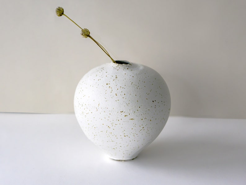 Small Nordic Handmade Vase,White Ceramic Bud Vase,Speckled Minimalist Vase,Unique Mini Vase, Ceramic Flower Vase, Handmade Modern Vase image 2