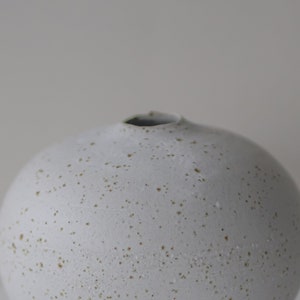 Small Nordic Handmade Vase,White Ceramic Bud Vase,Speckled Minimalist Vase,Unique Mini Vase, Ceramic Flower Vase, Handmade Modern Vase image 8