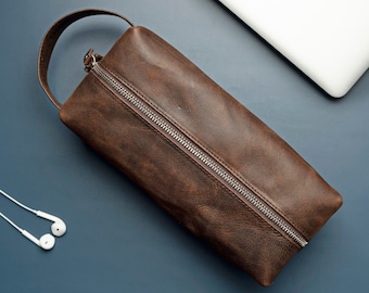 Dopp Kit,  Dopp kit for men, Mens Toiletry Bag, Personalized Leather Dopp Kit, Leather Dopp Kitt, groomsmen gift,