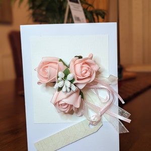 3D Rosas rosas y tarjeta de cinta