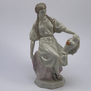 Figura de porcelana vintage de la URSS Polonoe