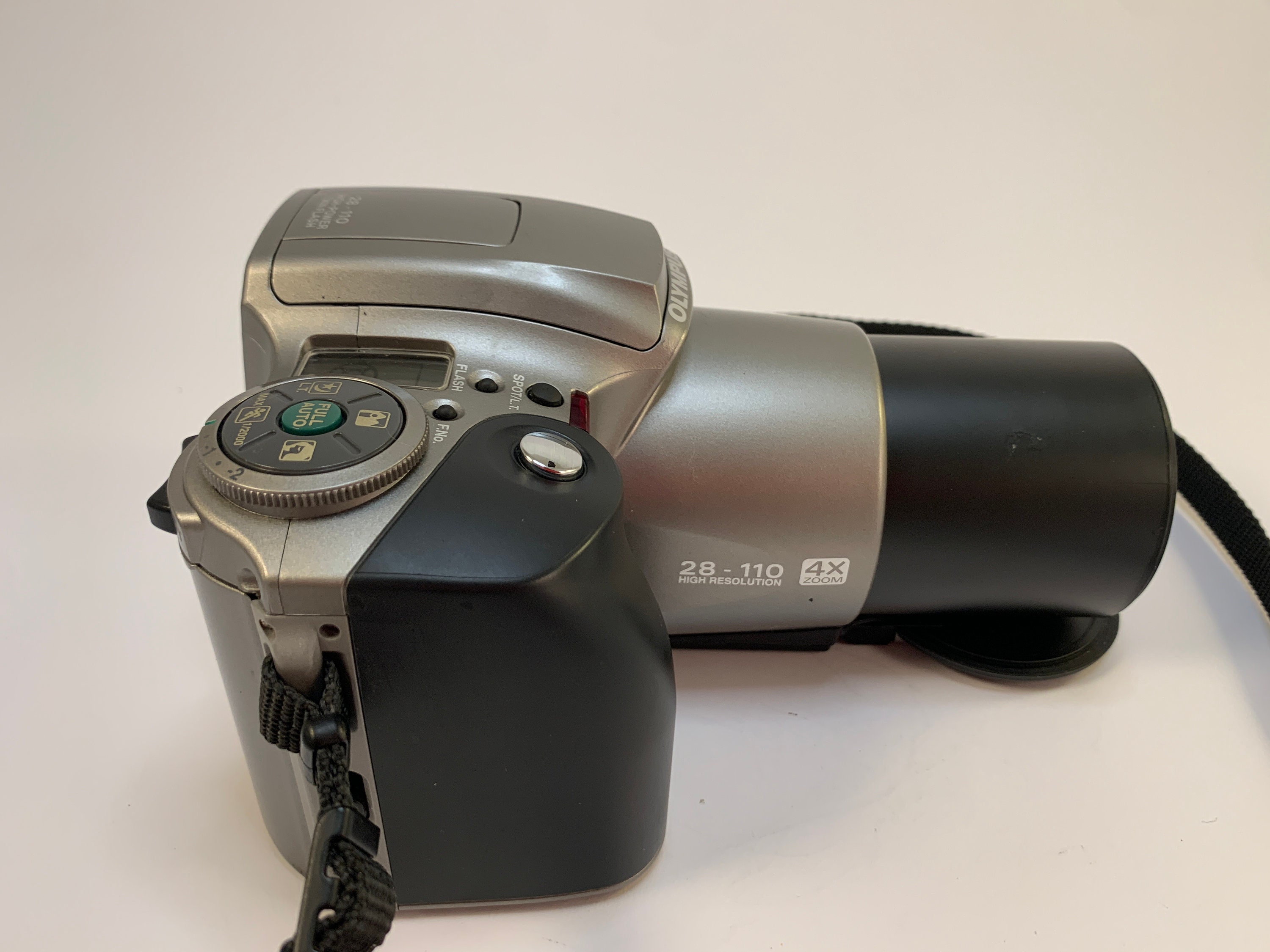 Olympus IS 200 Point & Shoot 28-110mm Glass Aspherical Lens High