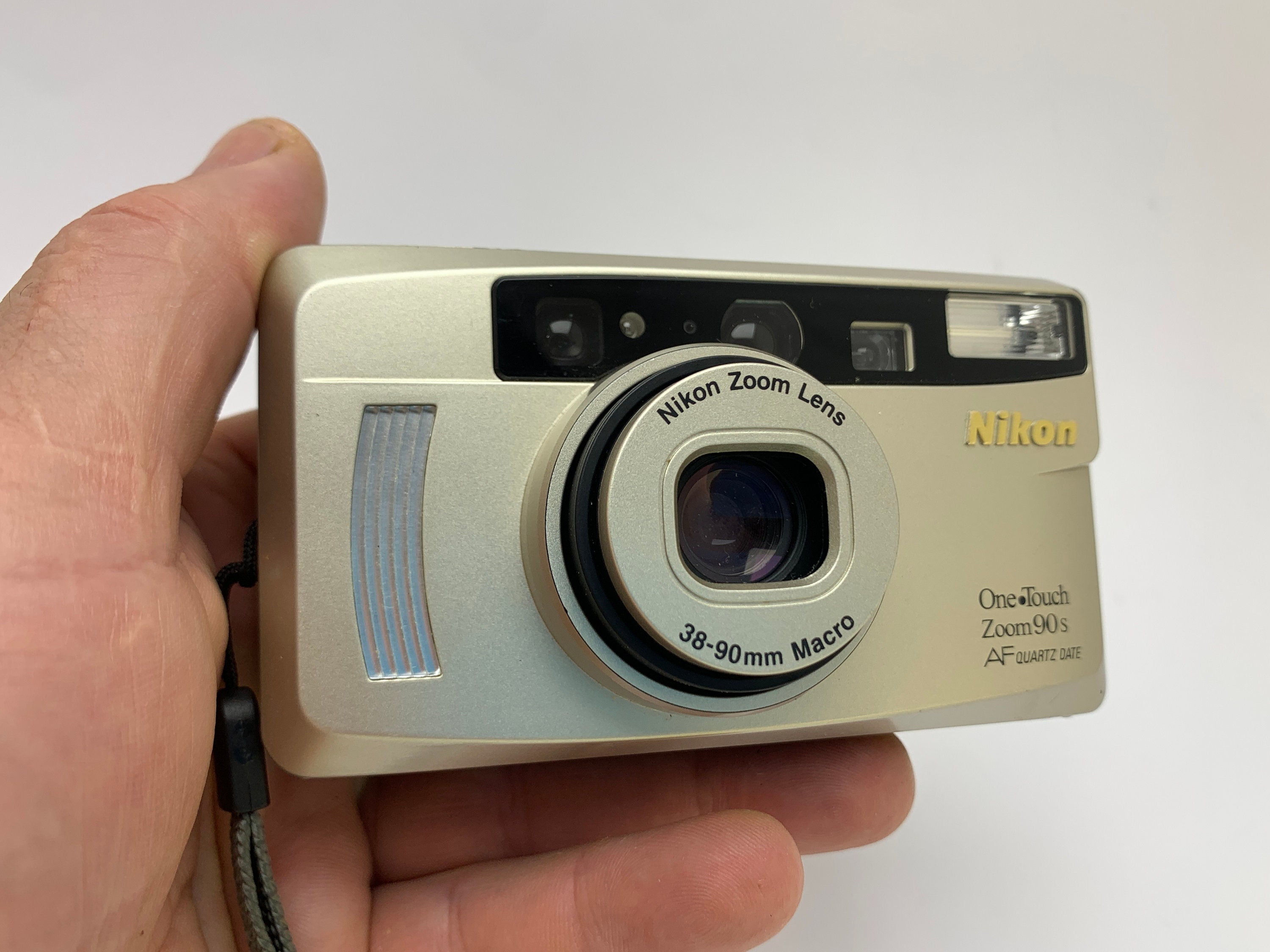 【ジャンク】フィルムカメラ Nikon One Touch Zoom AF Nikon One Touch Zoom AF 35mm Point & Shoot Film Camera 38