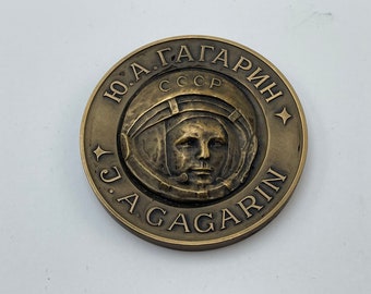 Medalla de latón rojo original de la URSS Yuri Gagarin Baikonur