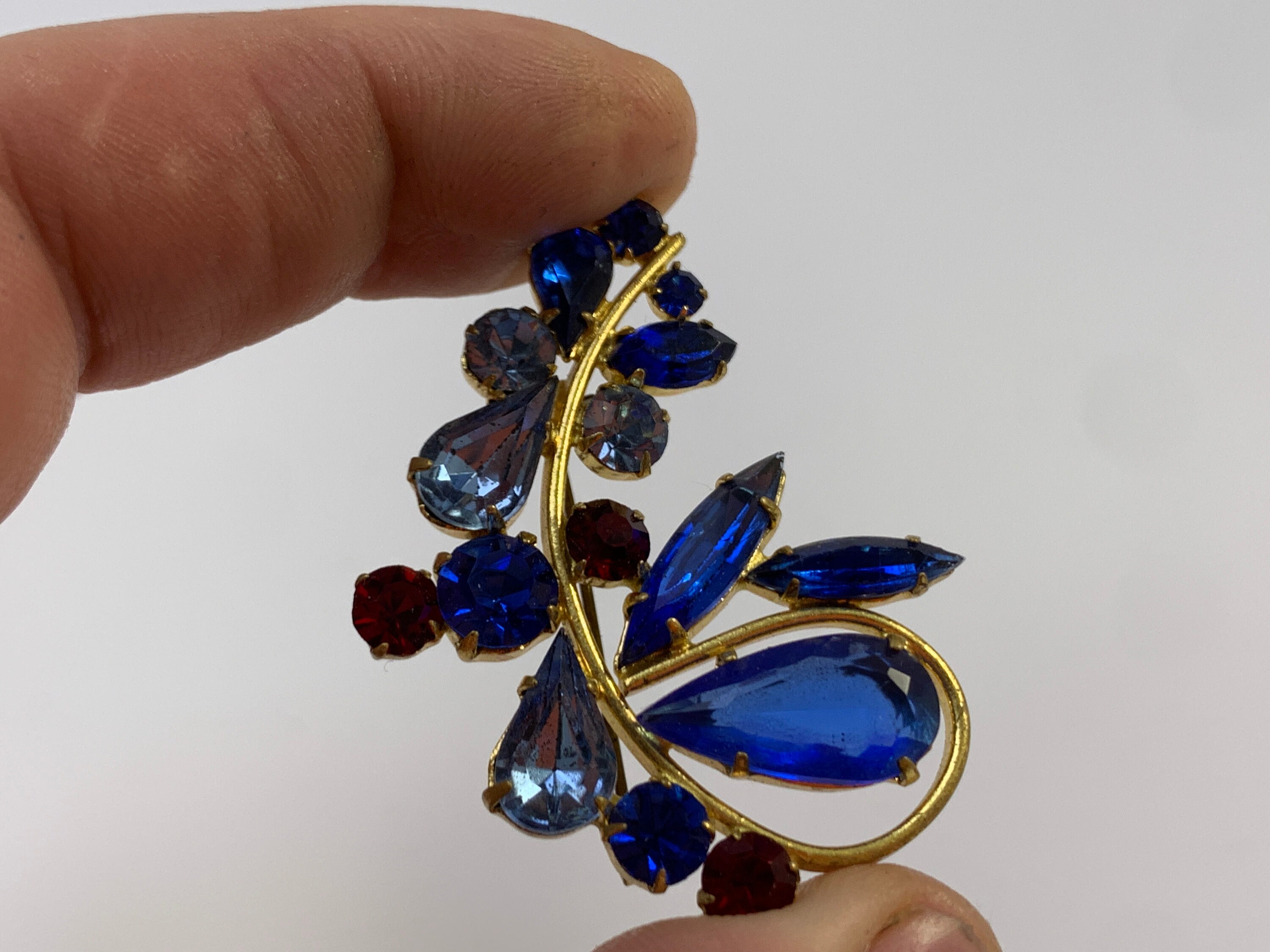 チェコスロバキア　ブローチ　出品未使用　まとめて チェコスロバキア 切手ブローチ 9751 ブローチ Yukio TANZAWA 通販