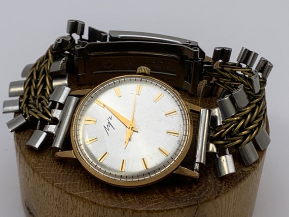 Luch USSR Wrist Watch - image 4