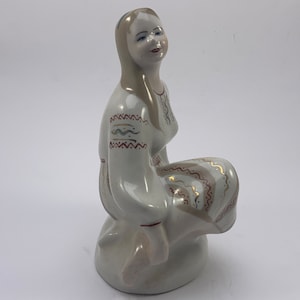 Vintage Baranovka USSR Porcelain Figurine