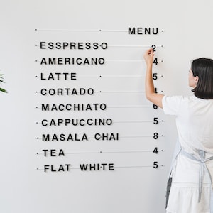 Placa de menu com letras magnéticas grandes, placa de menu de padaria com letras grandes, display de menu de café com letras magnéticas grandes, menu de parede de café