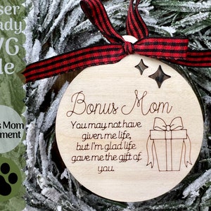Bonus Mom Christmas Ornament SVG-bestand voor Laser Cutters, Glowforge Ready Ornament, Easy Sentimental Score en Cut, Family Gift Ornament