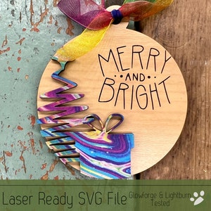 Frohe und helle Weihnachtsverzierung SVG-Datei für Laser Cutter, Glowforge bereit Ornament, einfach gravieren, lustige und fröhliche Verzierung