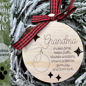Fichier SVG d’ornement de Noël de grand-mère pour les coupeurs de laser, ornement prêt de Glowforge, score sentimental facile et coupe, ornement de cadeau de famille