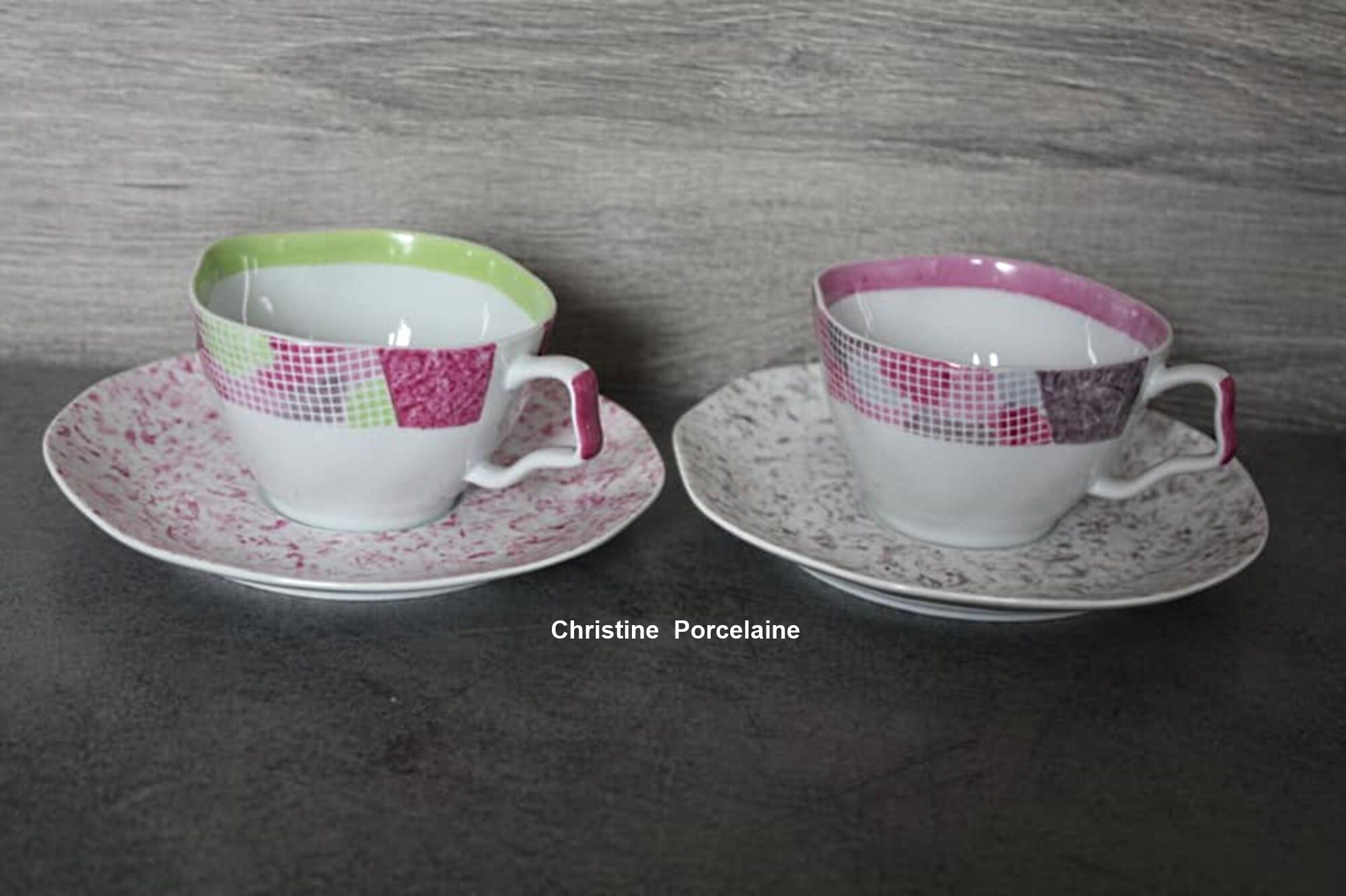 Duo de Tasses à Thé en Porcelaine Fine Peinte La Main Décor Mosaïque Fuchsia, Gris Violet, Rose, Ble