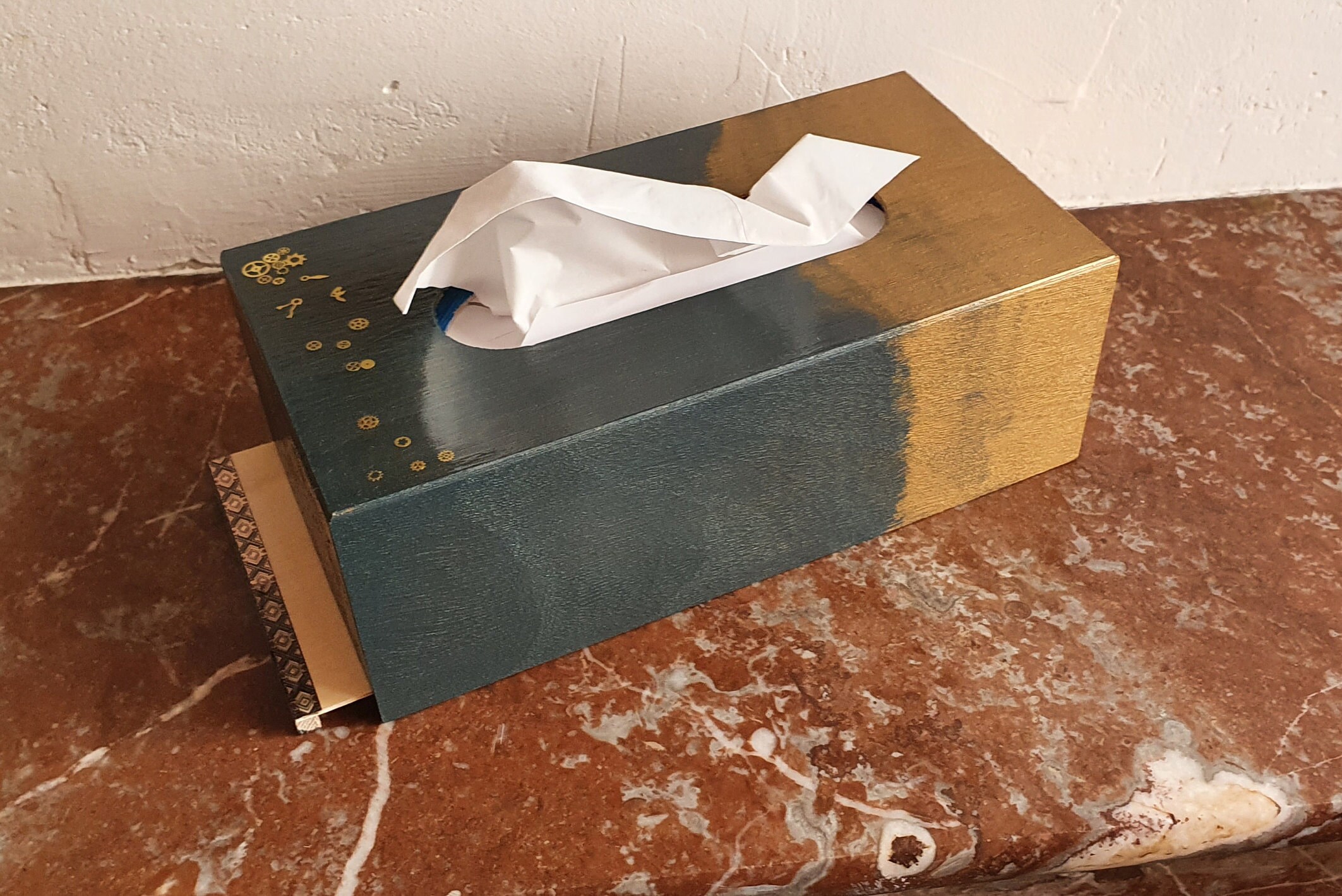 Boîte à Mouchoirs et Masques