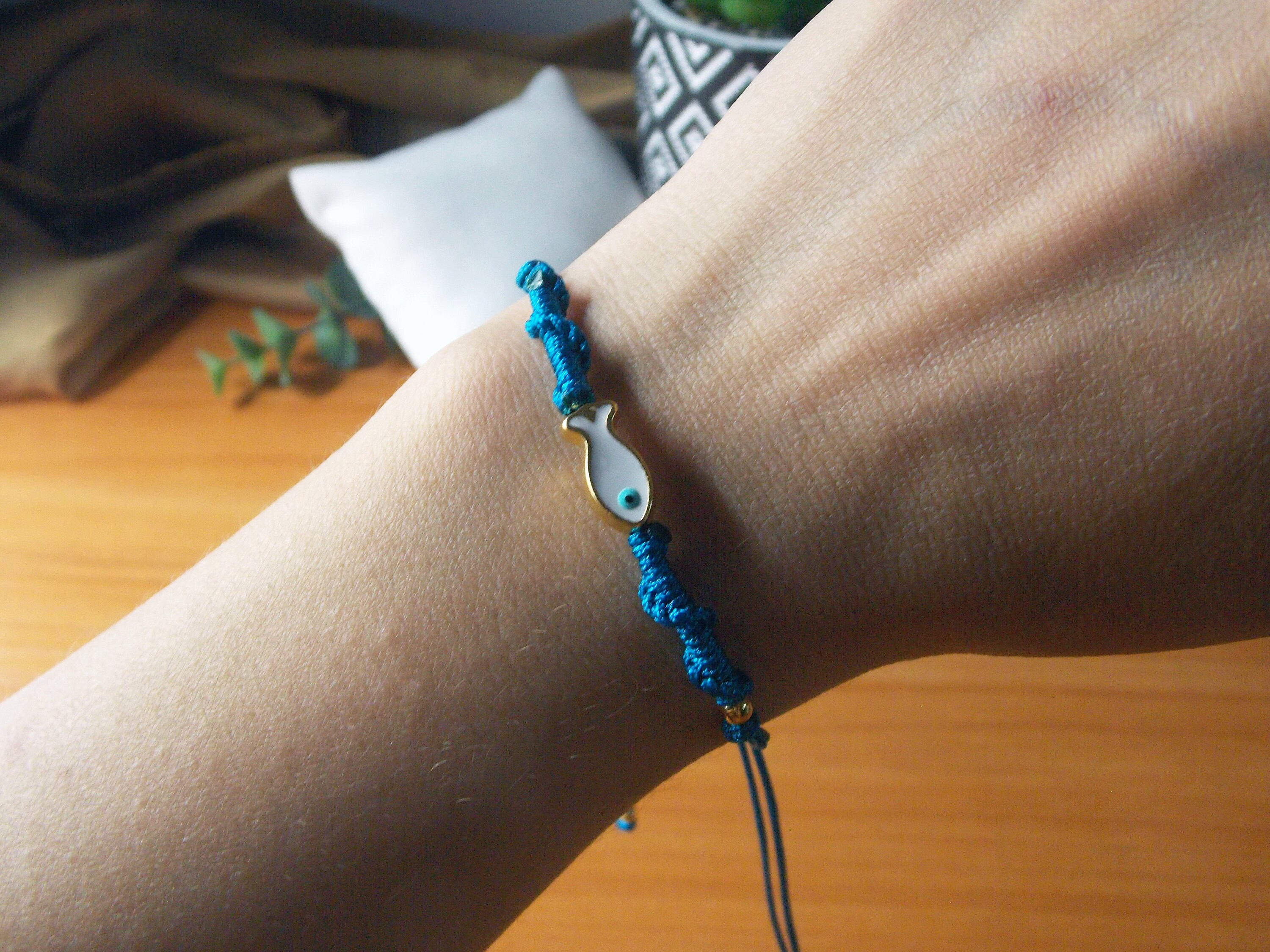 Bracciale rigido con vetro millefiori e ciondoli | - Collane