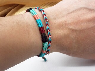 18 Braccialetti Surfista Colorati Regolabili Per Donna E Uomo - Set Bracciali Amicizia E Cavigliere Boho