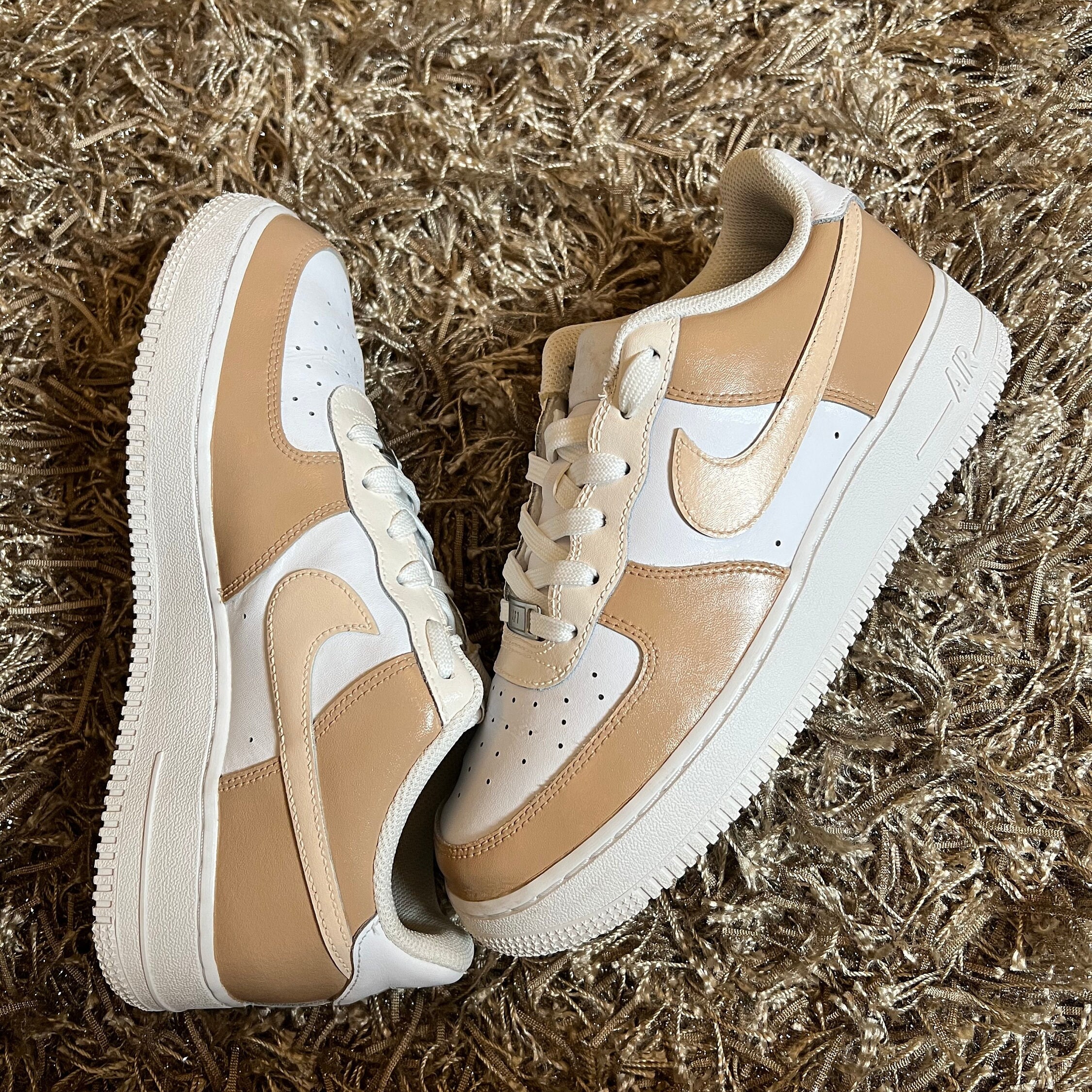 Womens nude deals nike trainers