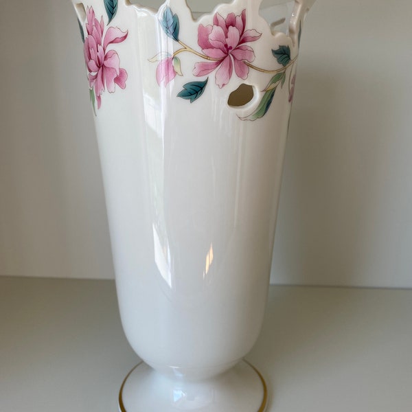 Lenox Barrington Collection Elegant vase pink flowers Mother’s Day gift