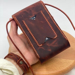 Handytasche Minimal Design Orange Crazy Horse Echtleder Kleine Umhängetasche mit Gurt