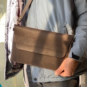 Sac Macbook en cuir personnalisé avec bandoulière, porte-documents réglable et lanière en cuir amovible, housse Macbook Air/Pro, 13" 13,3" 13,6"