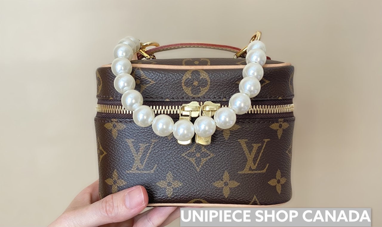 SHOP for the LOOK 5 Pearl Add-on Chain Strap Bunny Bag 