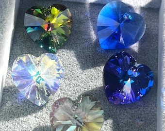Ciondolo a forma di cuore Swarovski 6228 XILION, grande 18 mm - Disponibile in diverse colorazioni e quantità.