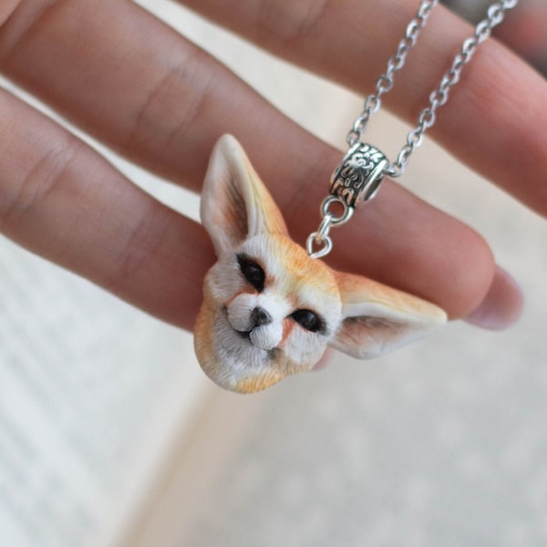 Renard pendentif Figurine fennec fox Fuchs Fennec necklace Fox pendant polymer clay